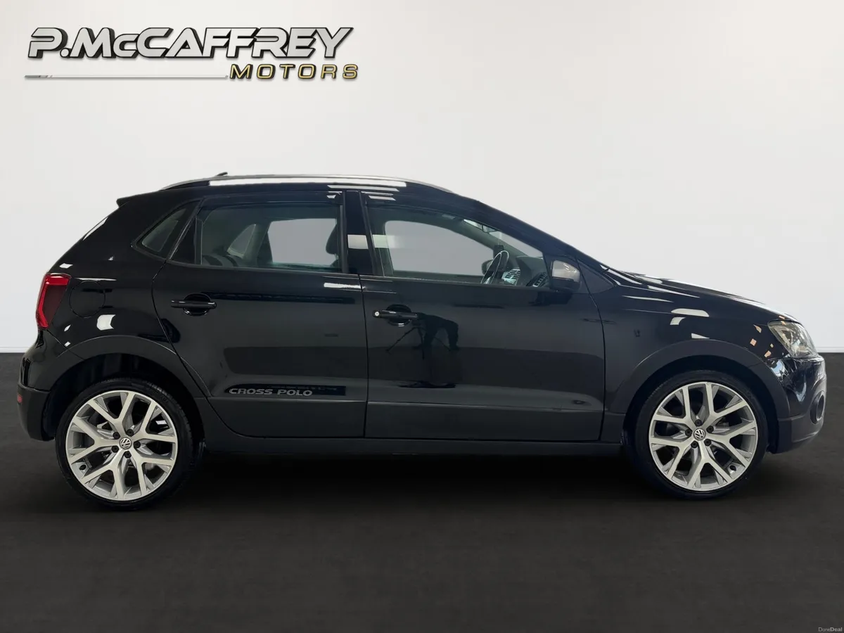 2017 VOLKSWAGEN POLO CROSS 1.2TSI COMFORTLINE AUTO - Image 4