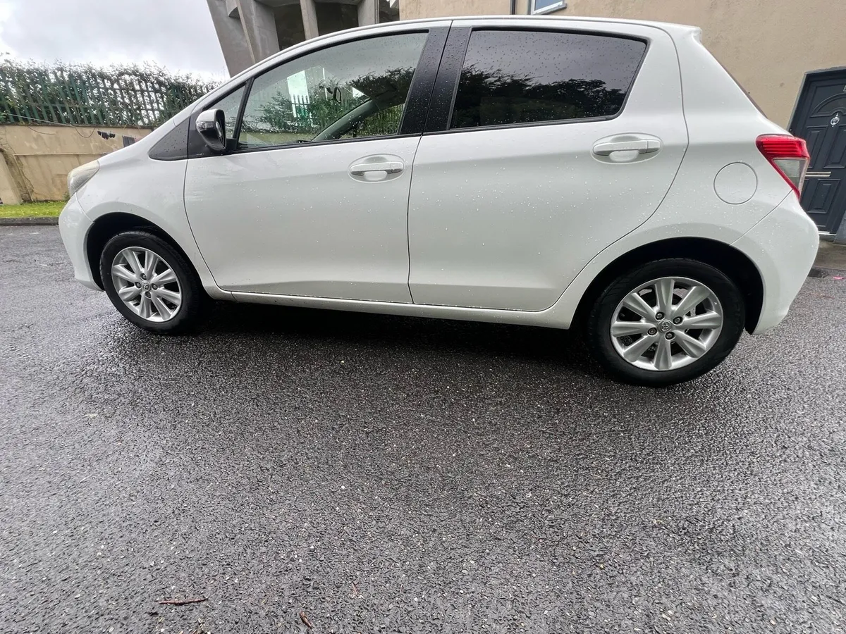 Toyota Vitz 2013 - Image 4