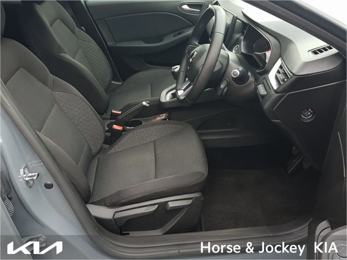 Renault Clio Iconic TCe 100 MY19 - Image 3