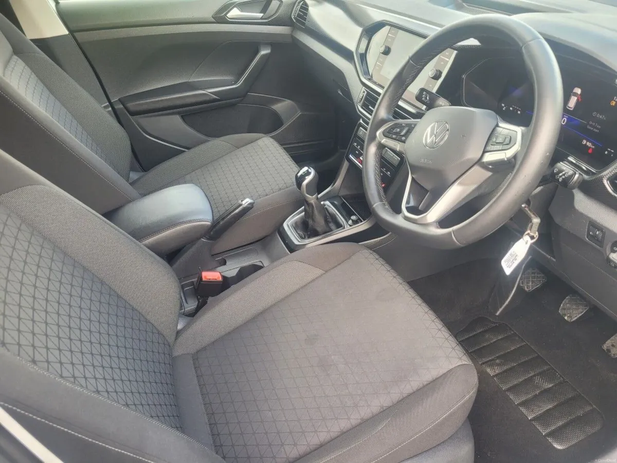 Volkswagen T-Cross LIFE 1.0 TSI 95BHP*EXTRA REAR V - Image 3