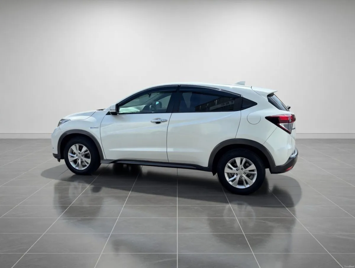 Honda Vezel 1.5 AUTO HYBRID Z SPEC - Image 3