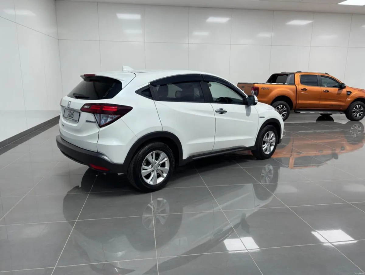 Honda Vezel 1.5 AUTO HYBRID Z SPEC - Image 2