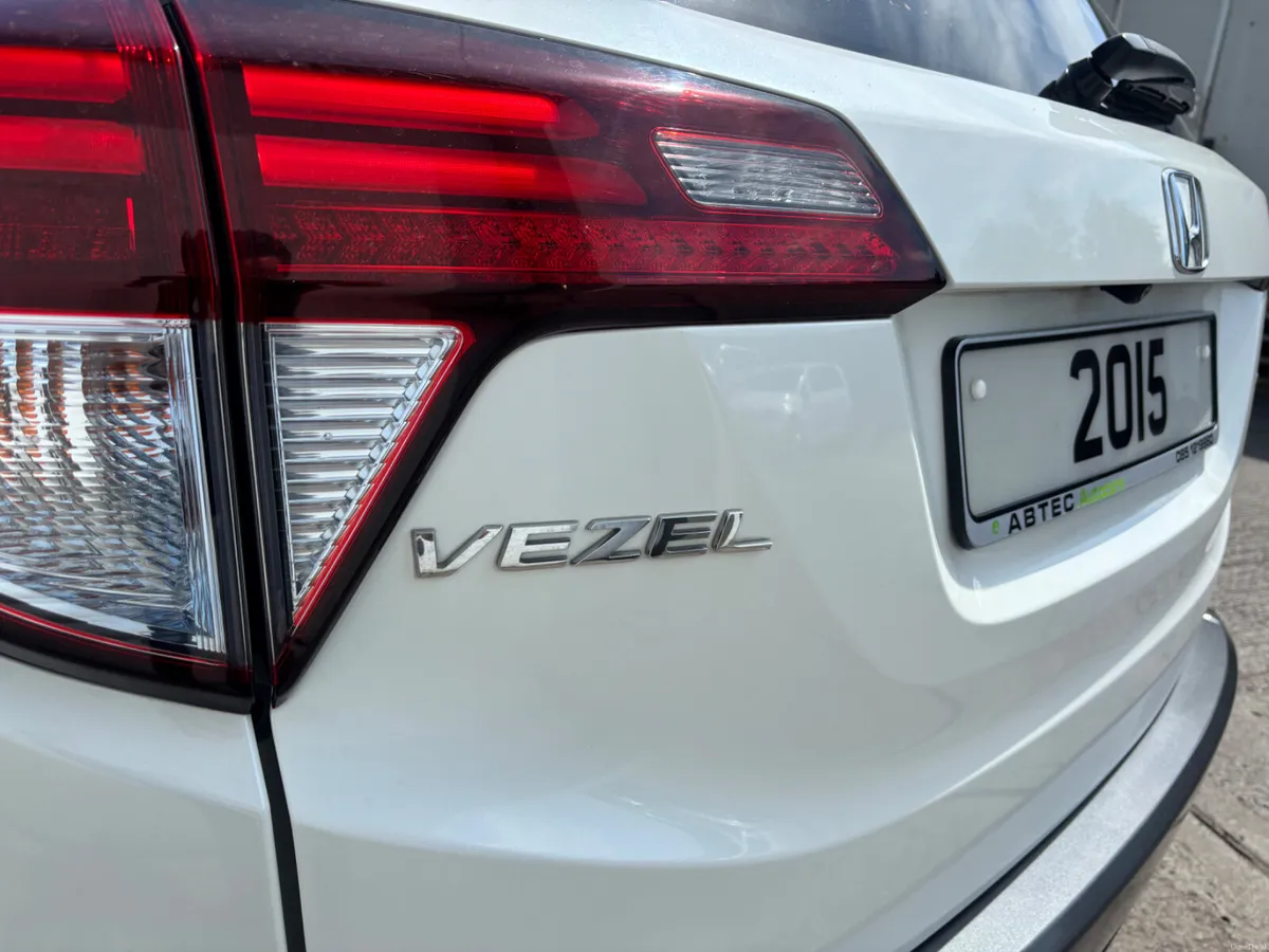 Honda Vezel 1.5 AUTO HYBRID Z SPEC - Image 4