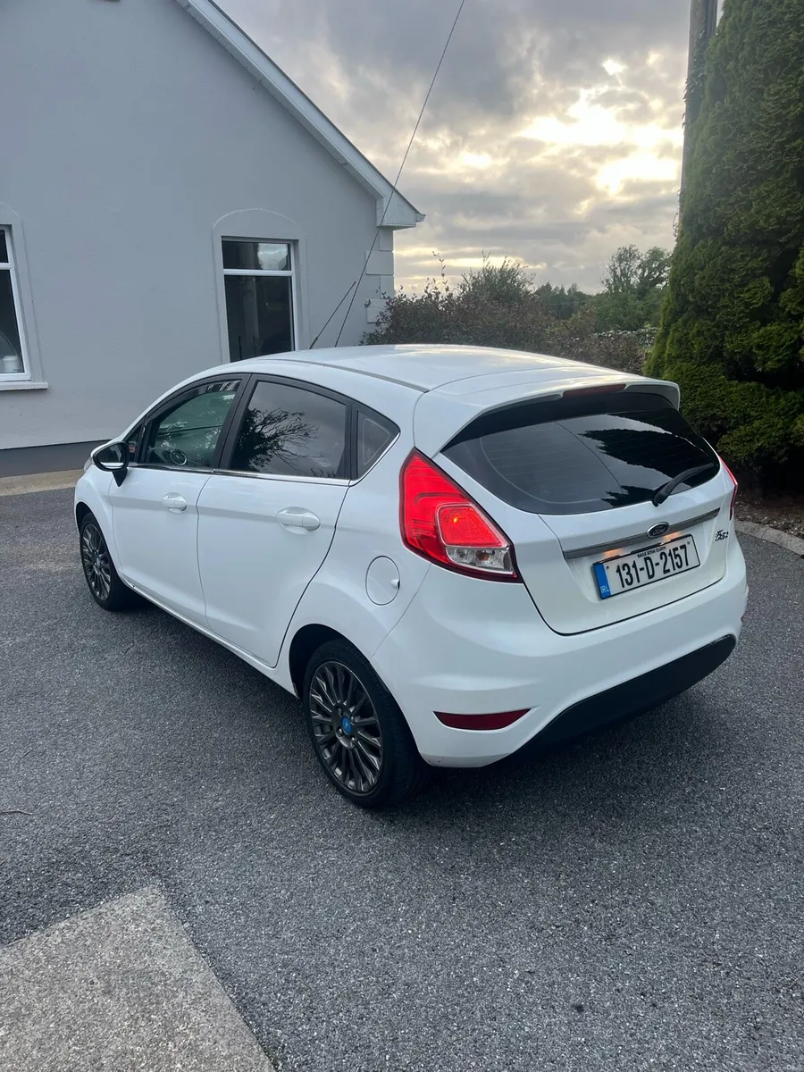 2013 ford fiesta - Image 2