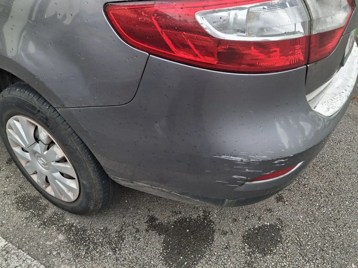 Renault Fluence 2011 - Image 4