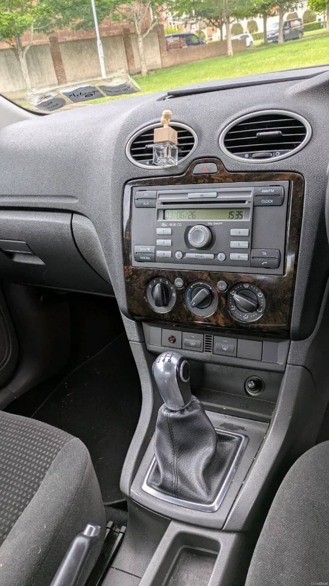Ford Focus GHIA - Image 3