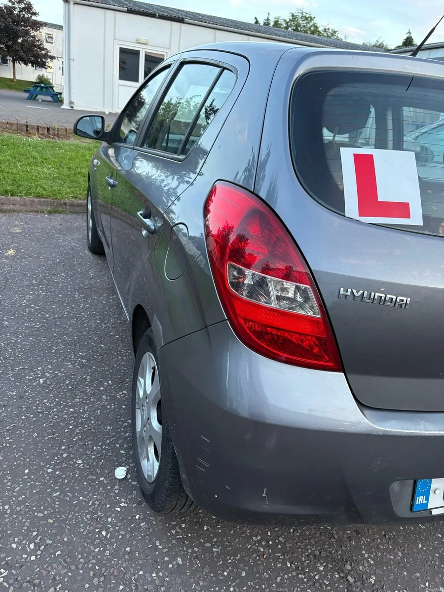Hyundai i20 2009 1.4 - Image 1