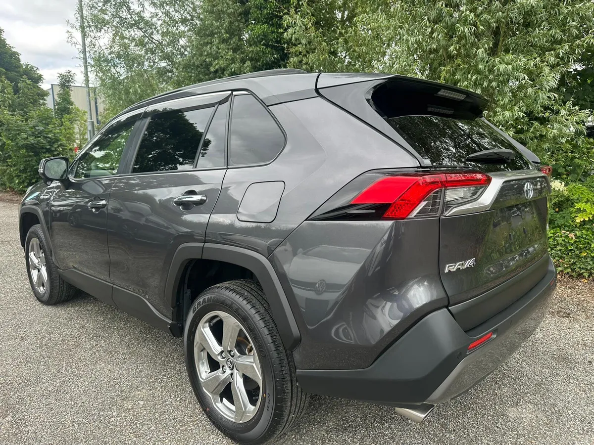 Toyota RAV4 ,G 4WD Leather Hybryd!!! - Image 3