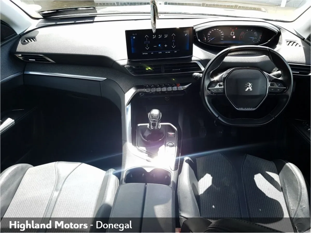 Peugeot 5008 1.5 BlueHDi 130bhp Allure - Image 2