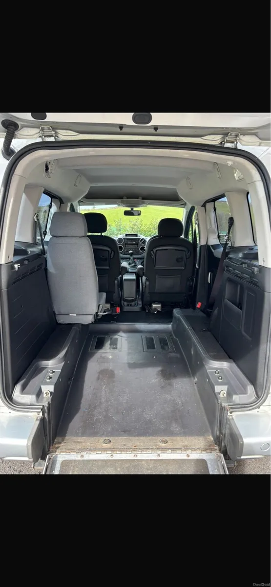 2015 Peugeot partner tepee wheelchair vehicle - Image 3