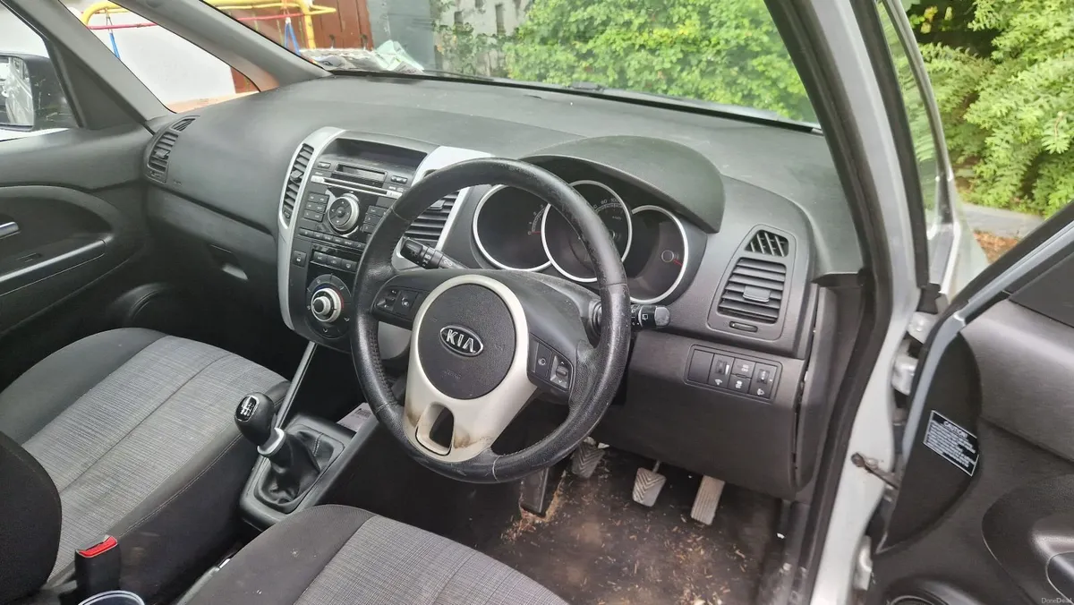 Kia Venga 2010 - Image 1