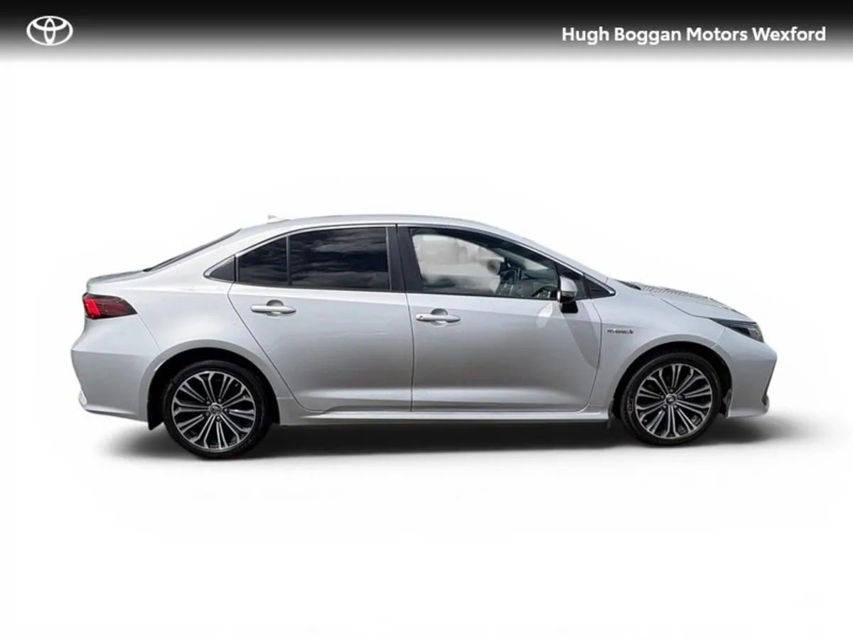 Toyota Corolla LUNA SPORT SALOON - Image 3