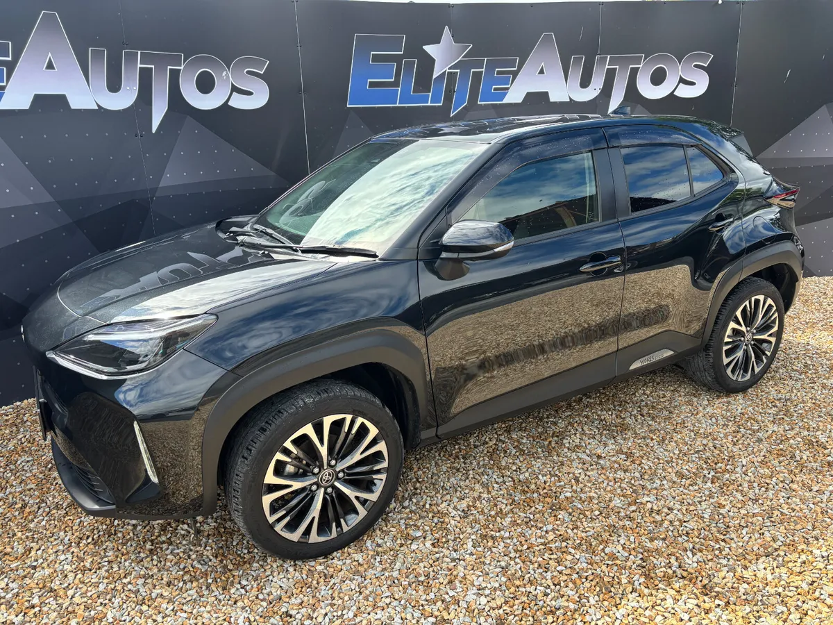 Toyota Yaris Cross Sol Hybrid 2022 - Image 2