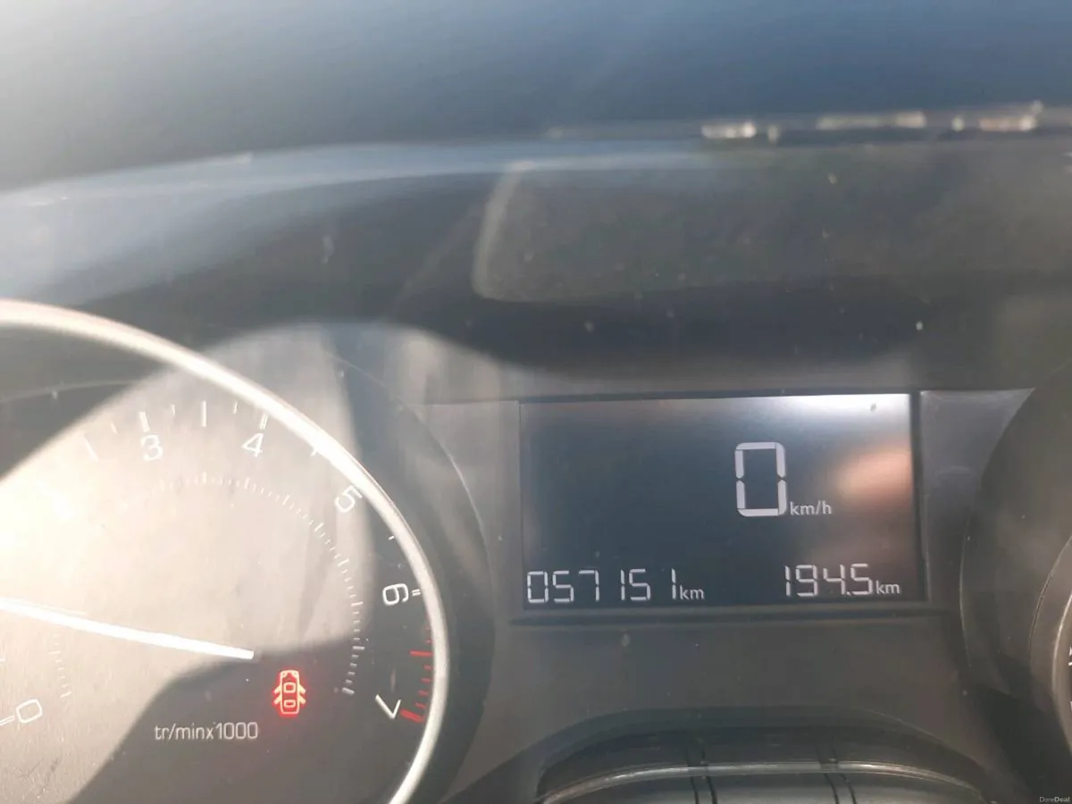 Peugeot 2008 2017 - Image 5