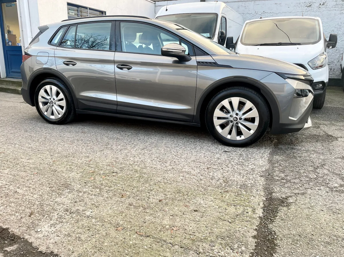 Skoda Elroq SE 50 Fully Electric Auto 55KWH,2025 - Image 2