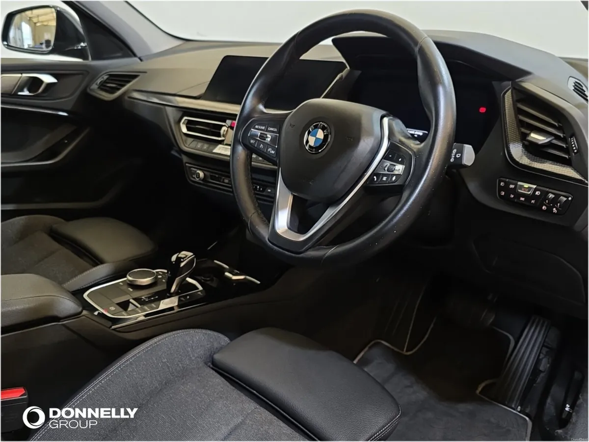 BMW 1 Series Hatchback Sport - Image 4