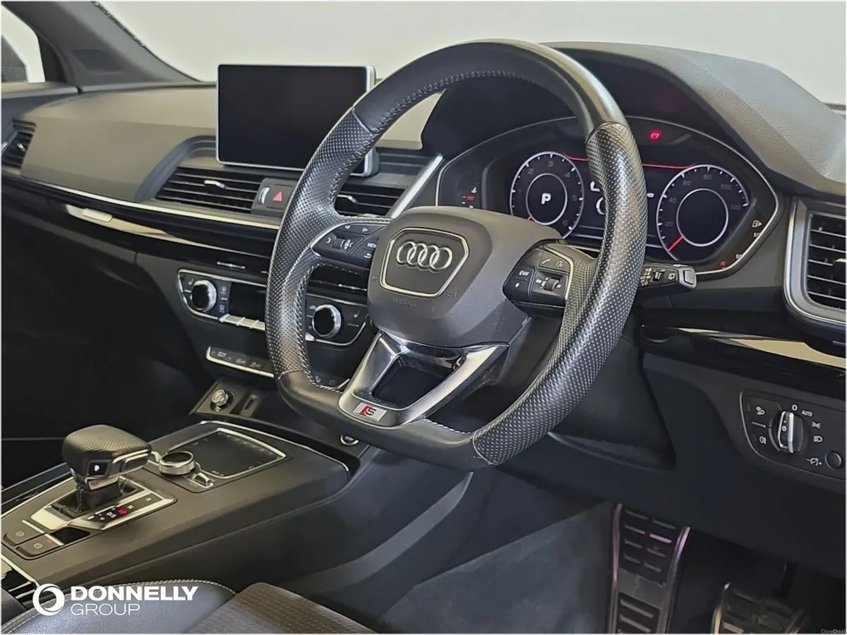 Audi Q5 Diesel Estate Black Edition - Image 4