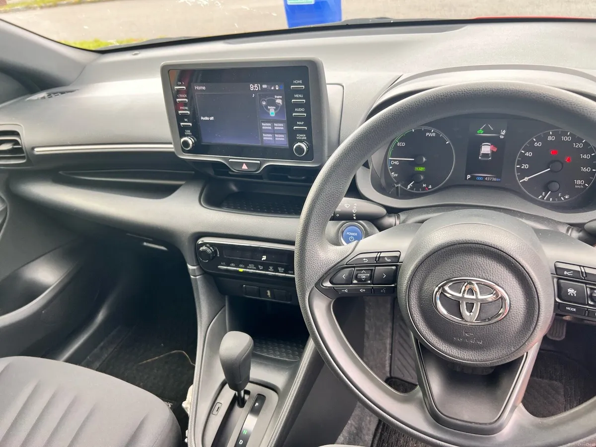 Toyota Yaris hybrid for sale - Image 5