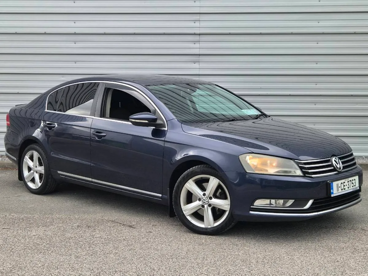 Passat 2011 Very Clean, Driving perfect - Image 3