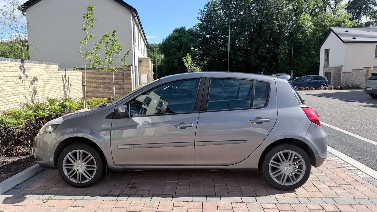 Renault Clio 2011 -Petrol- Manual -Fresh NCT! - Image 4