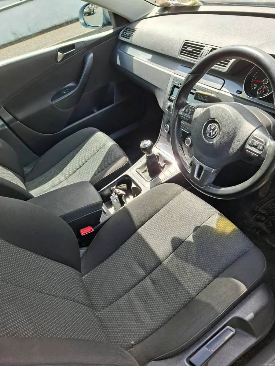 VW PASSAT 2010 ONLY 197KM 1 OWNER - Image 5