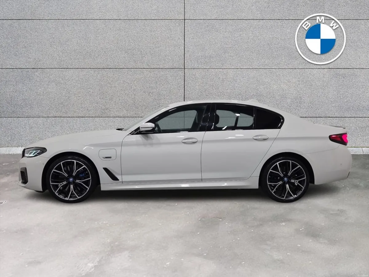 BMW 5-Series 545e xDrive M Sport Saloon - Image 4