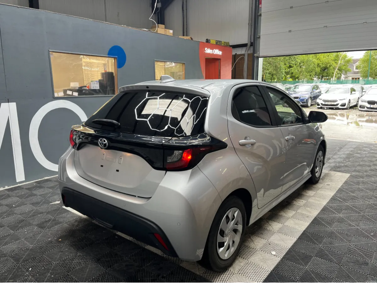 Toyota Yaris 2022 TOYOTA YARIS X 1.0 AUTOMATIC / R - Image 2