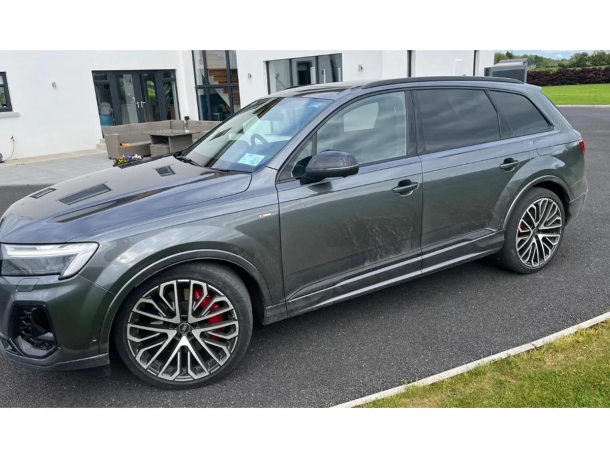 Audi Q7 60 TFSIE Q COMP 490PS - Image 1