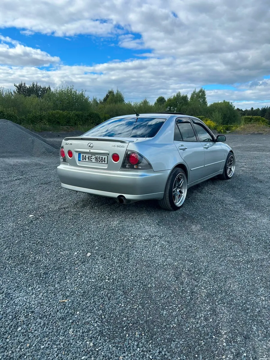Lexus is200 - Image 2