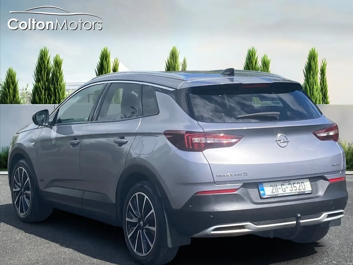 Opel Grandland X SRI 1.6i (Plug In Hybrid) - Image 3