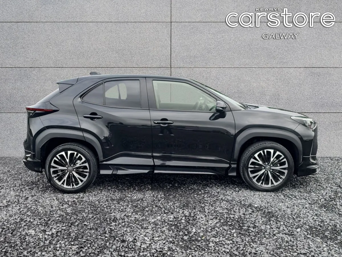 Toyota Yaris Cross 1.5 Hybrid - Image 2