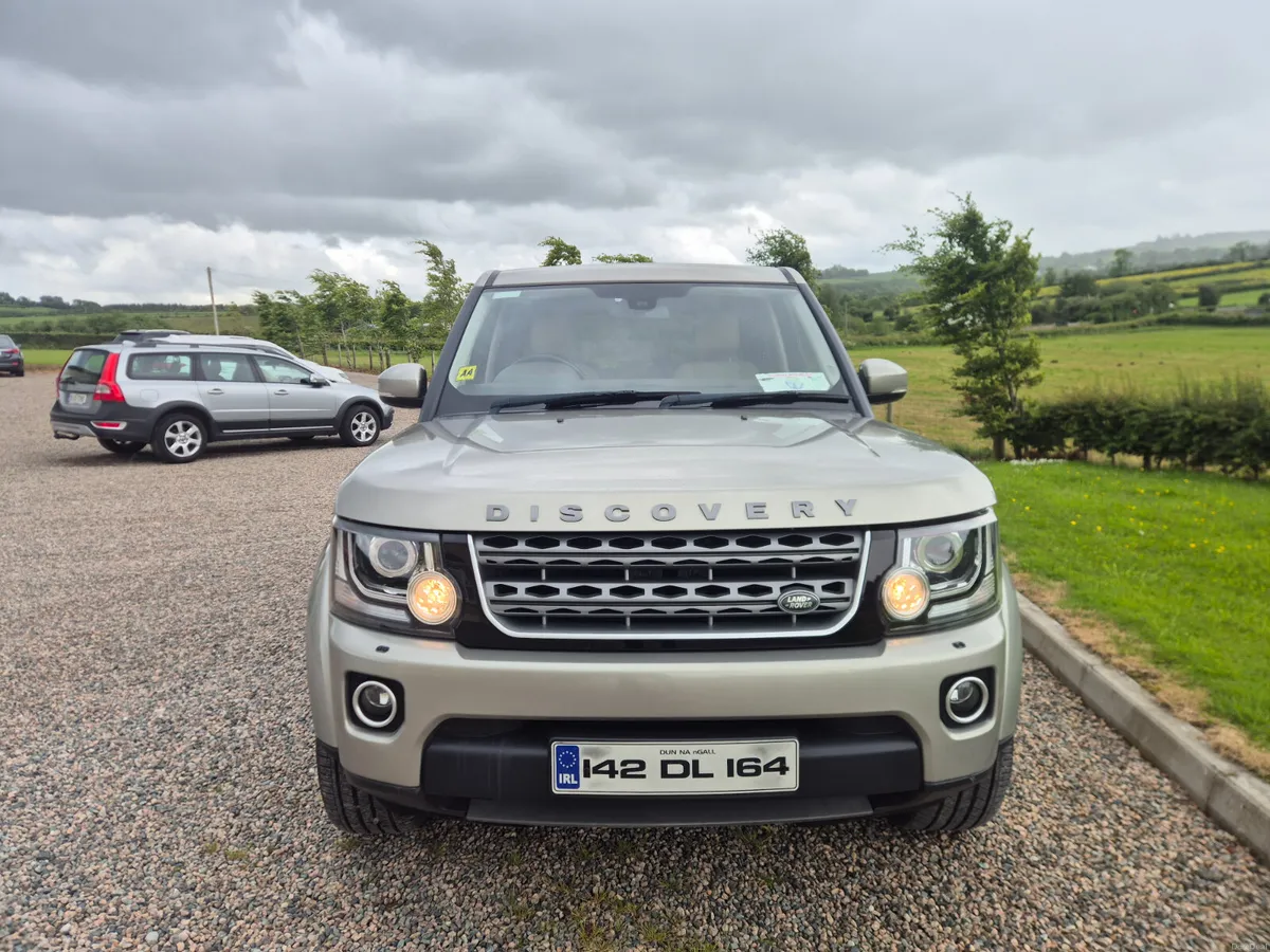 142 Land Rover Discovery 4 3.0TDV6 Crew Cab - Image 3