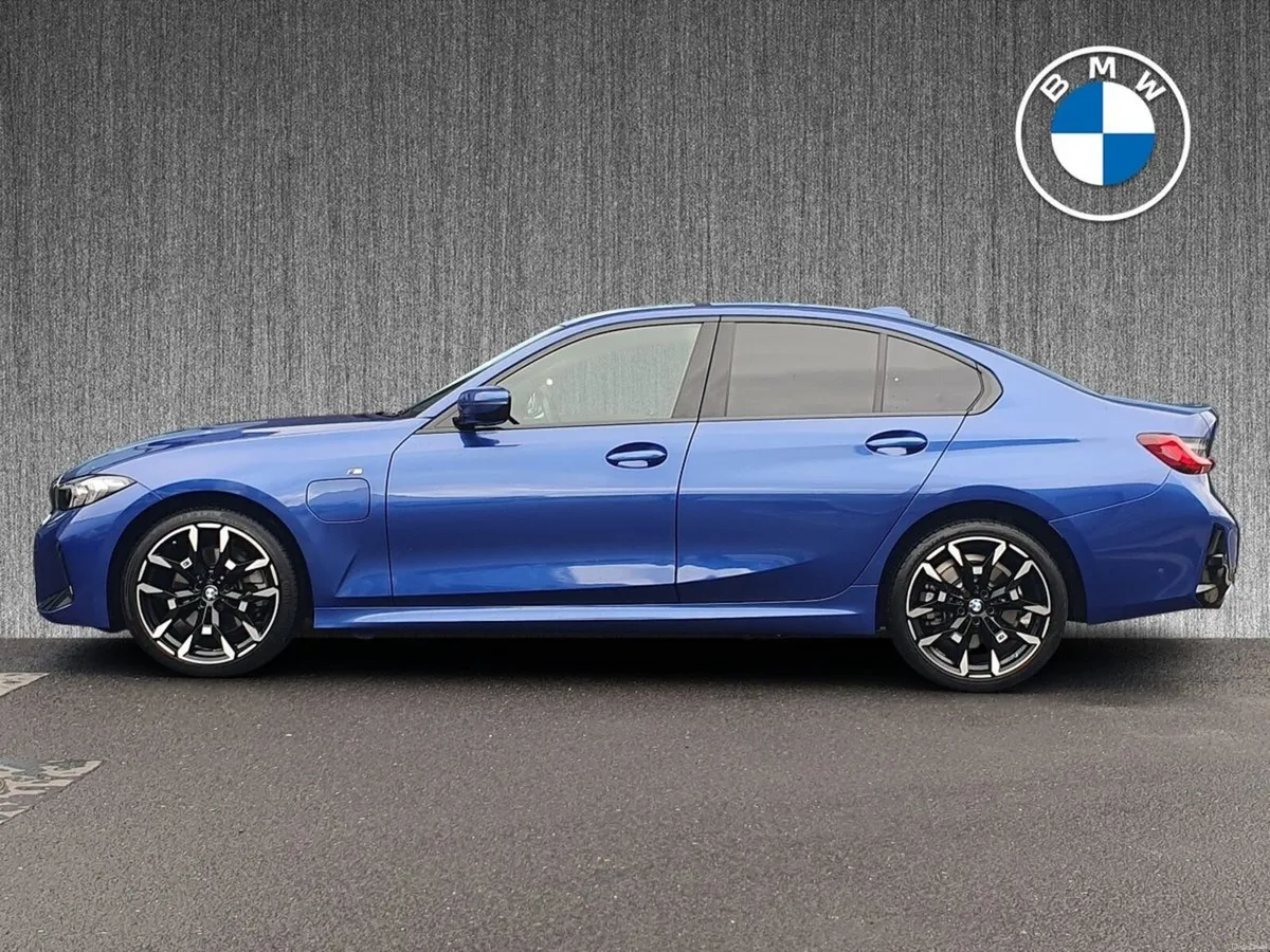 BMW 3-Series 330e M Sport Saloon - Image 4