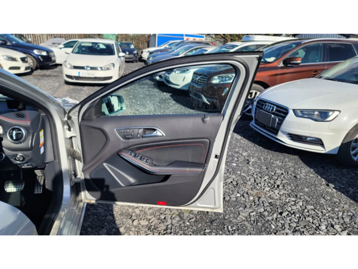 Mercedes-Benz A-Class A-180 AMG-LINE 1.6 Automatic - Image 3