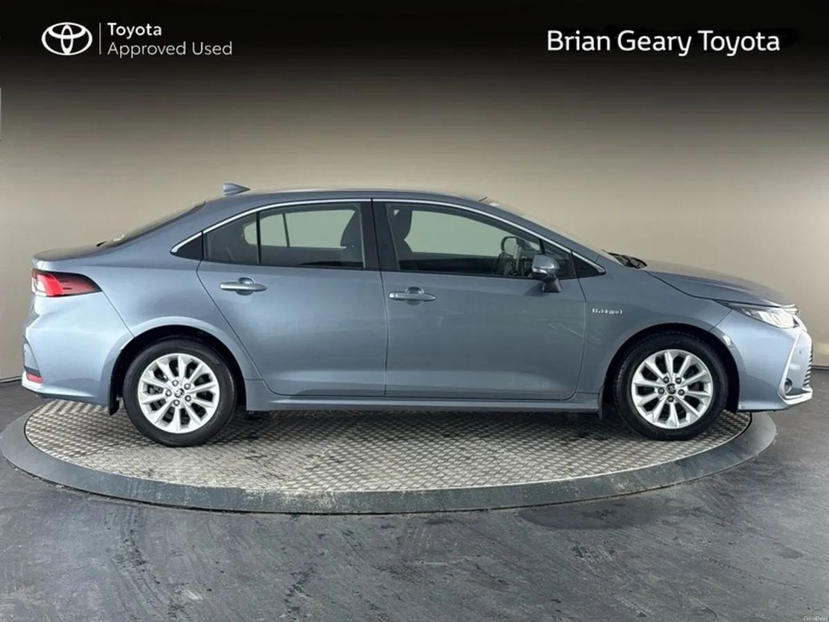 Toyota Corolla COROLLA HYB LUNA SALOON - Image 3
