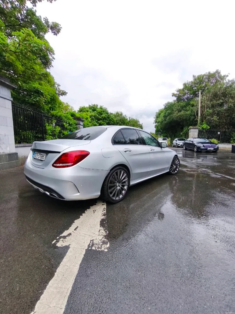 C220d AMG Line - Image 3