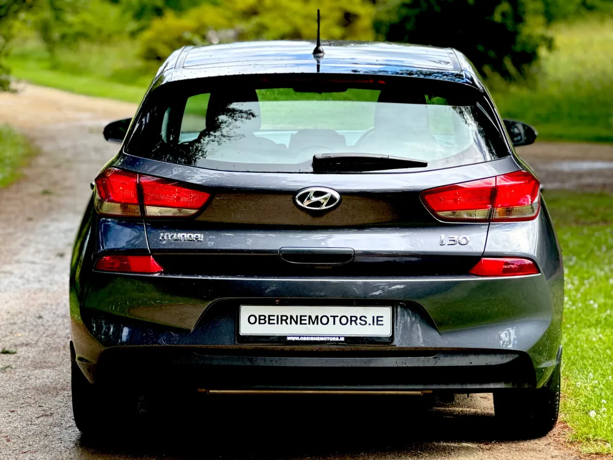 1.6CRDI 6SPD * DELUX PACK * - Image 3