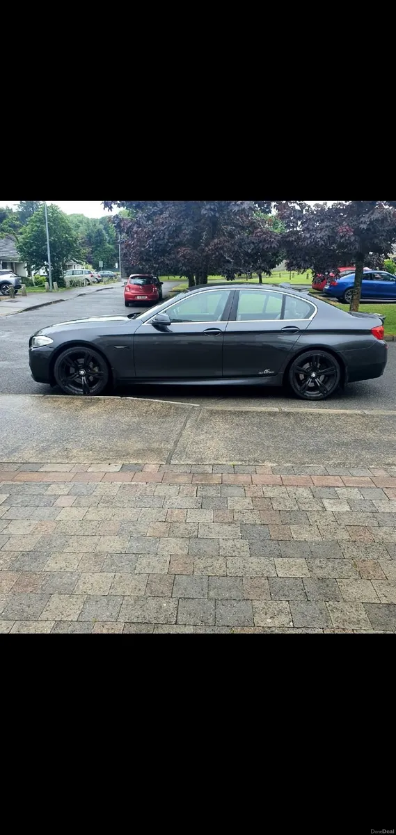 BMW 5-Series 2011 - Image 3