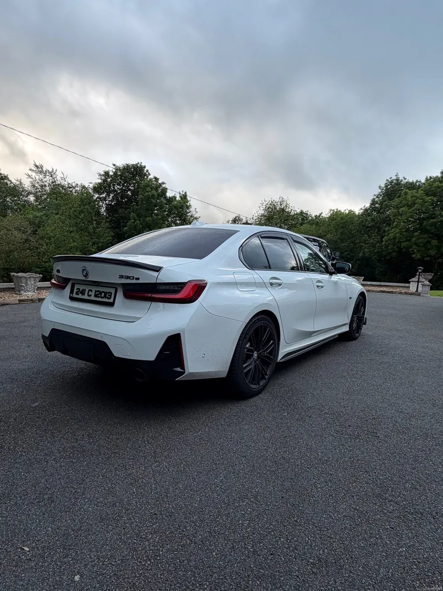 BMW 330E - Image 3