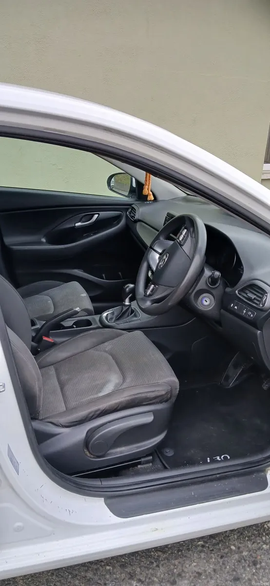 Hyundai i30 2018 1.6L Diesel - Image 4