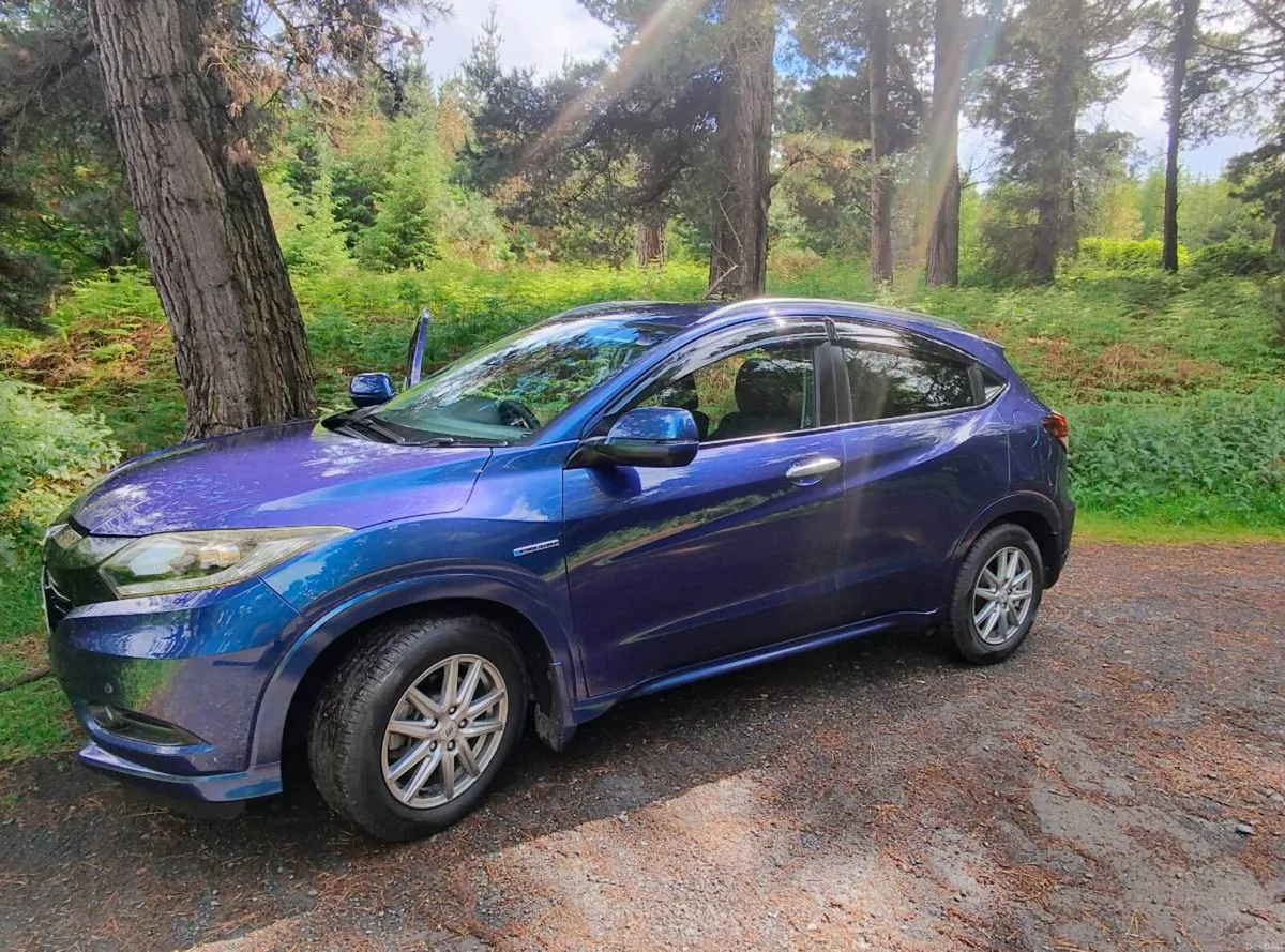 Honda Vezel 1,5 Hybrid, Full Spec, 73t km - Image 3