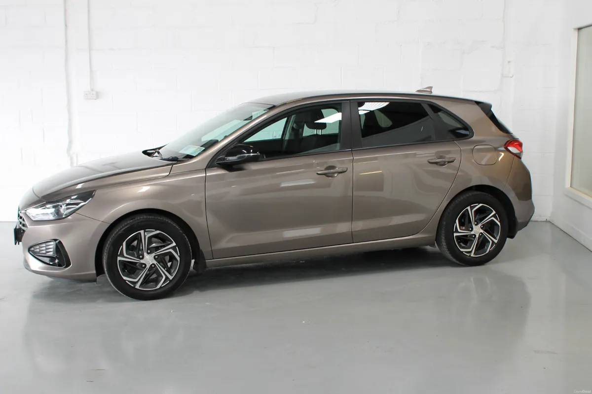 Hyundai i30 2021, Deluxe Petrol - Image 4