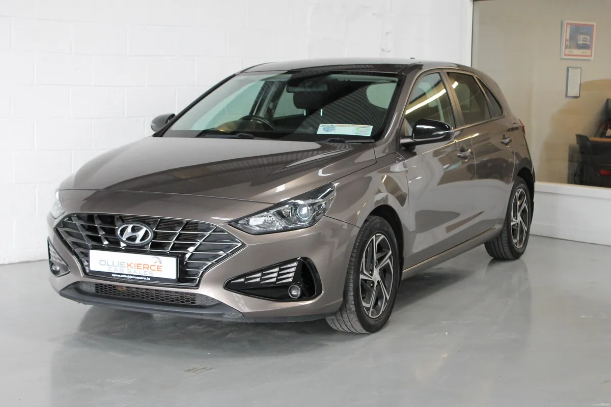 Hyundai i30 2021, Deluxe Petrol - Image 1