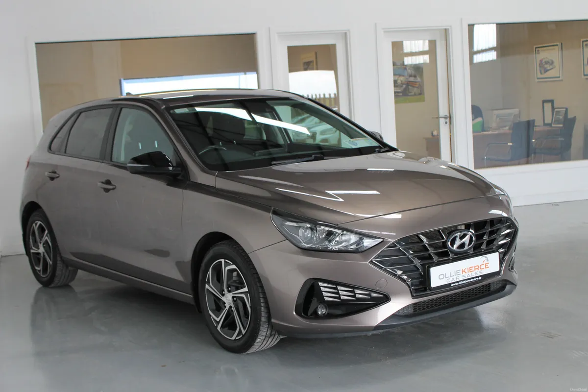 Hyundai i30 2021, Deluxe Petrol - Image 4