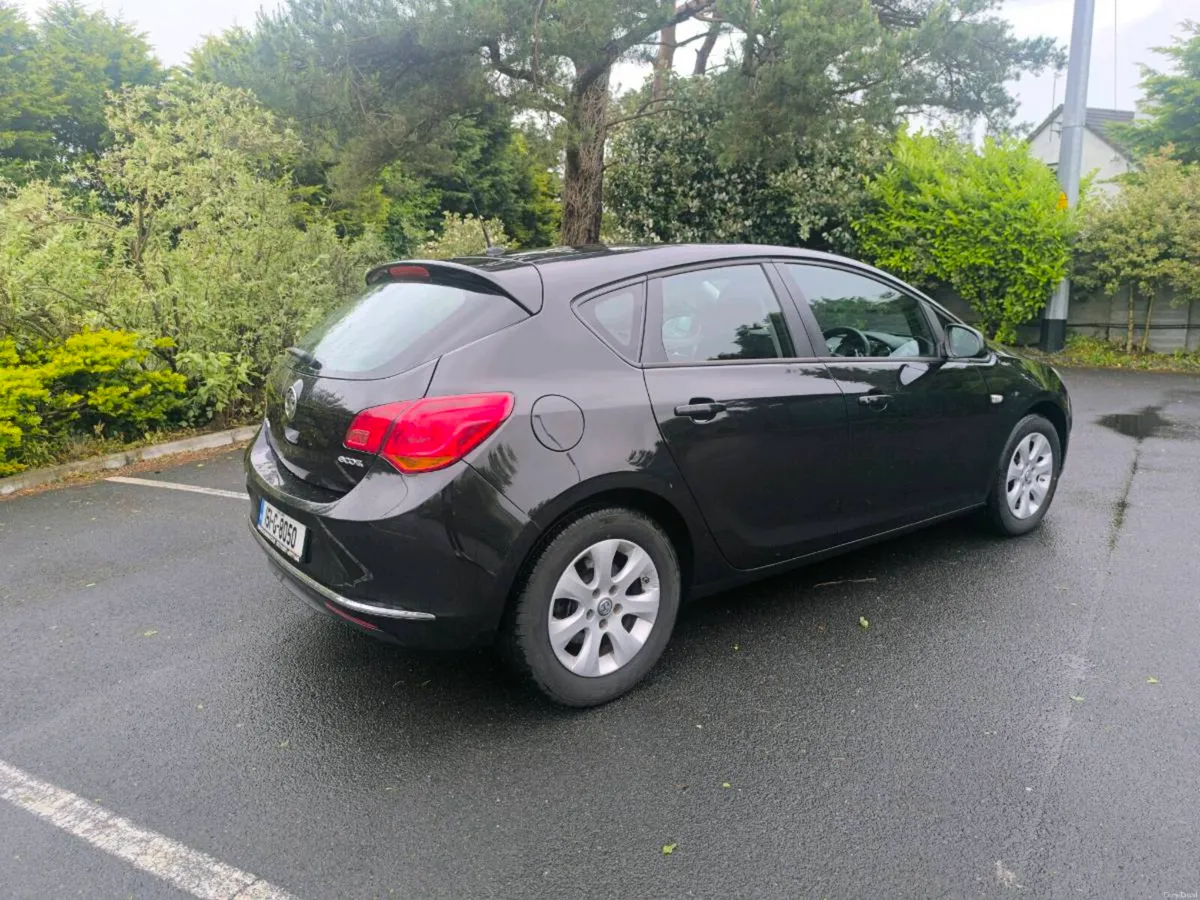2015 Black Vauxhall Astra 1.6 CDTI Diesel Manual - Image 4