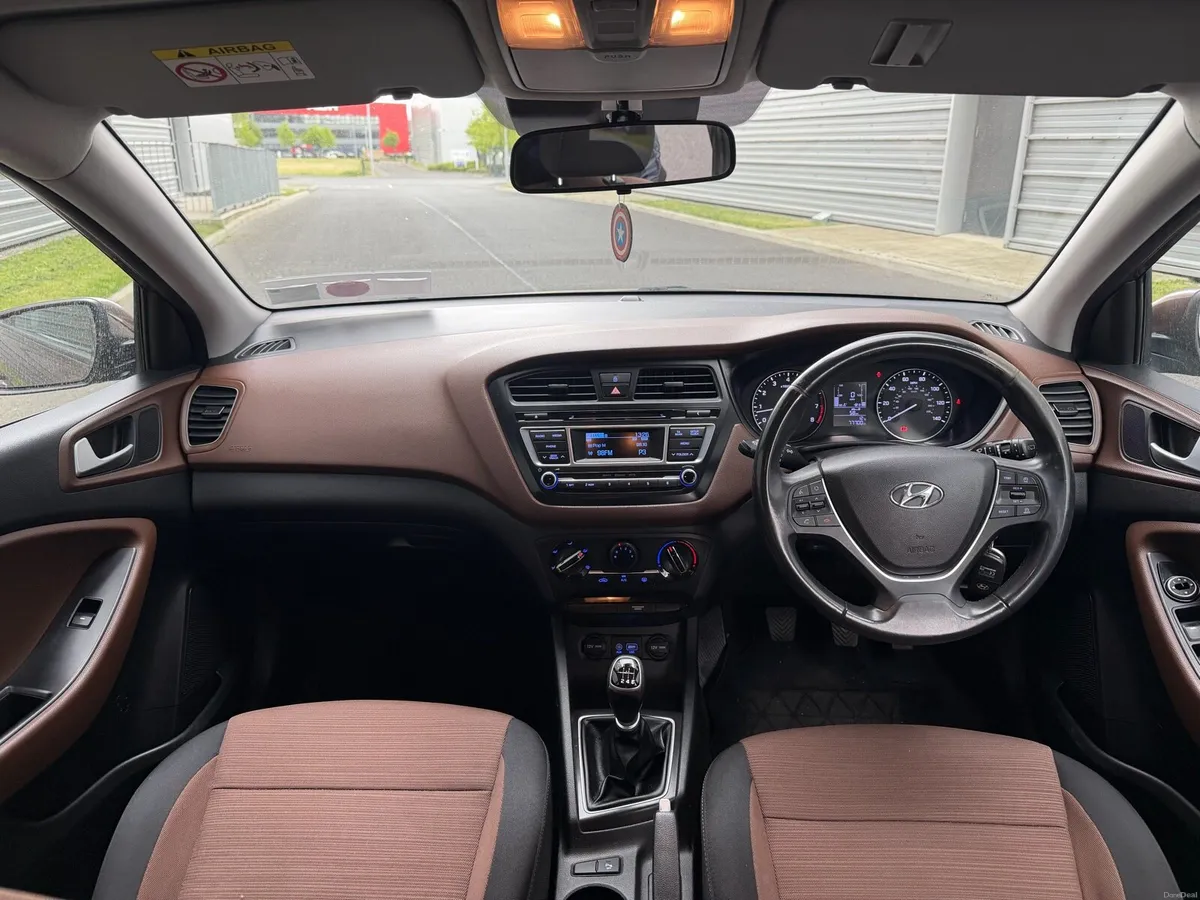 Hyundai i20 2015 1.4 petrol - Image 5