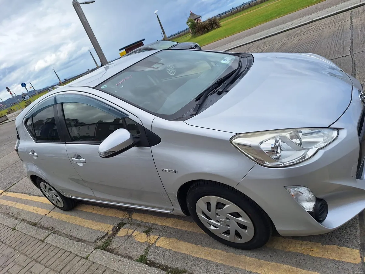 Car - Image 2