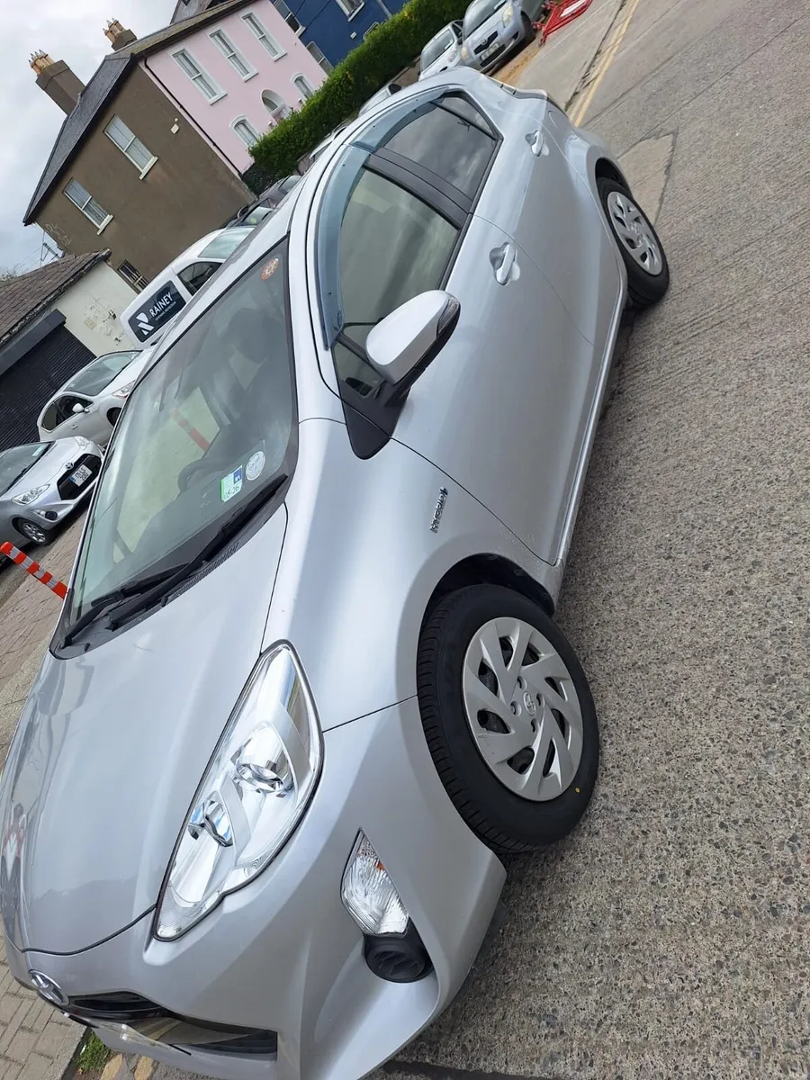 Car - Image 3