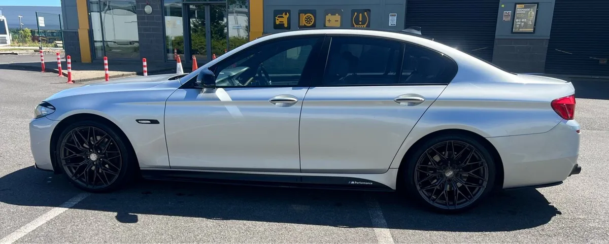 Bmw 520 msport - Image 3