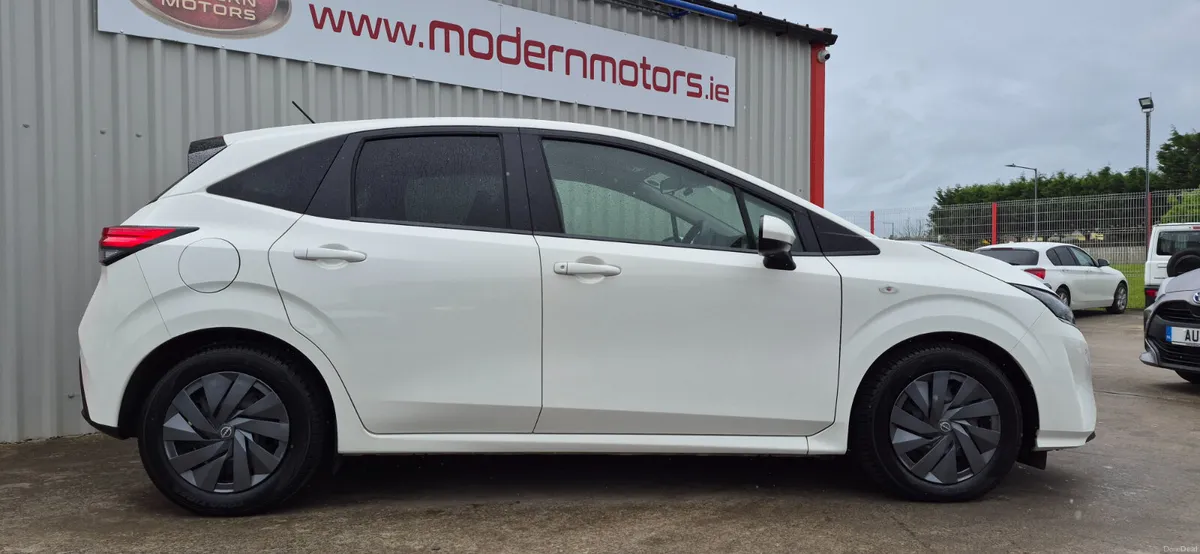 Nissan Note automatic new model e-power low kms - Image 6